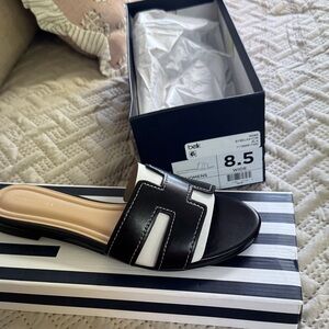 NWT black crown and ivy sandals